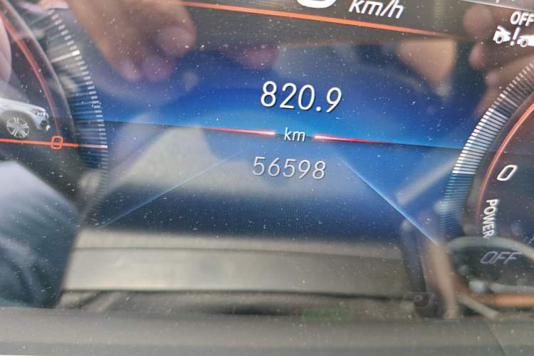 Used Mercedes-Benz GLE New Energy 2023 GLE 350 e 4MATIC Odometer Close Up