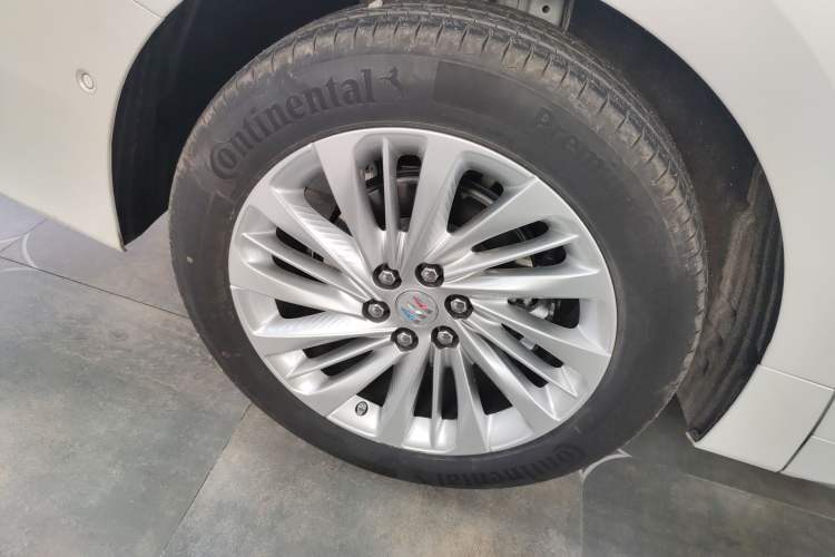 Used Buick Century 2023 2.0T Seven-Seater Yinshi Edition Right Rear Wheel Hub