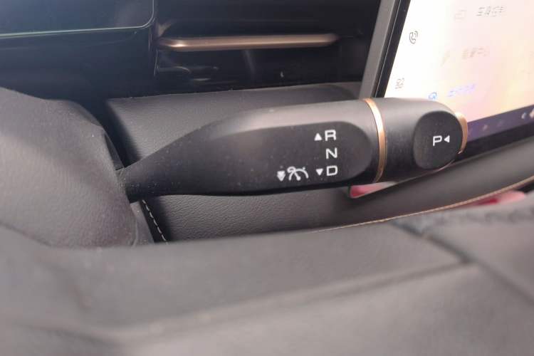 Used Baojun Yunhai 2024 600km Pure Electric Version Gear Lever