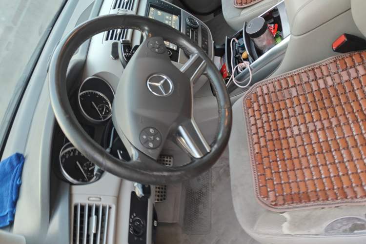 Used Mercedes-Benz R-Class 2014 R 320 4MATIC Business Model Steering Wheel