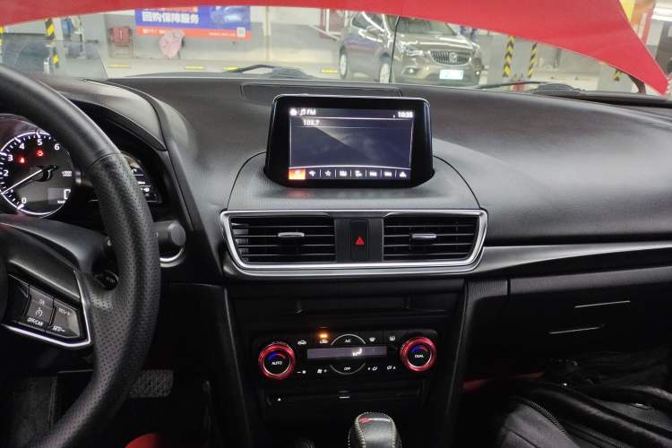 Used Mazda Mazda 3 Axela 2017 Hatchback 2.0L Automatic Sport Model China V Emission Standard