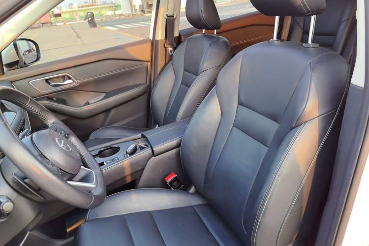 Used Nissan X-Trail 2021 VC-Turbo 300 CVT 2WD Luxury Edition Left Front Seat