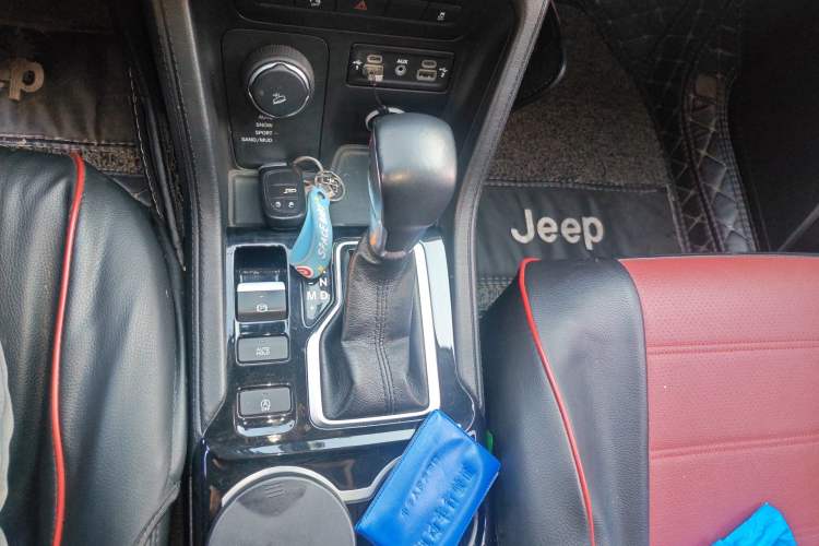 Used Jeep Grand Commander 2018 2.0T Four-Wheel Drive Premium Navigation Version China V