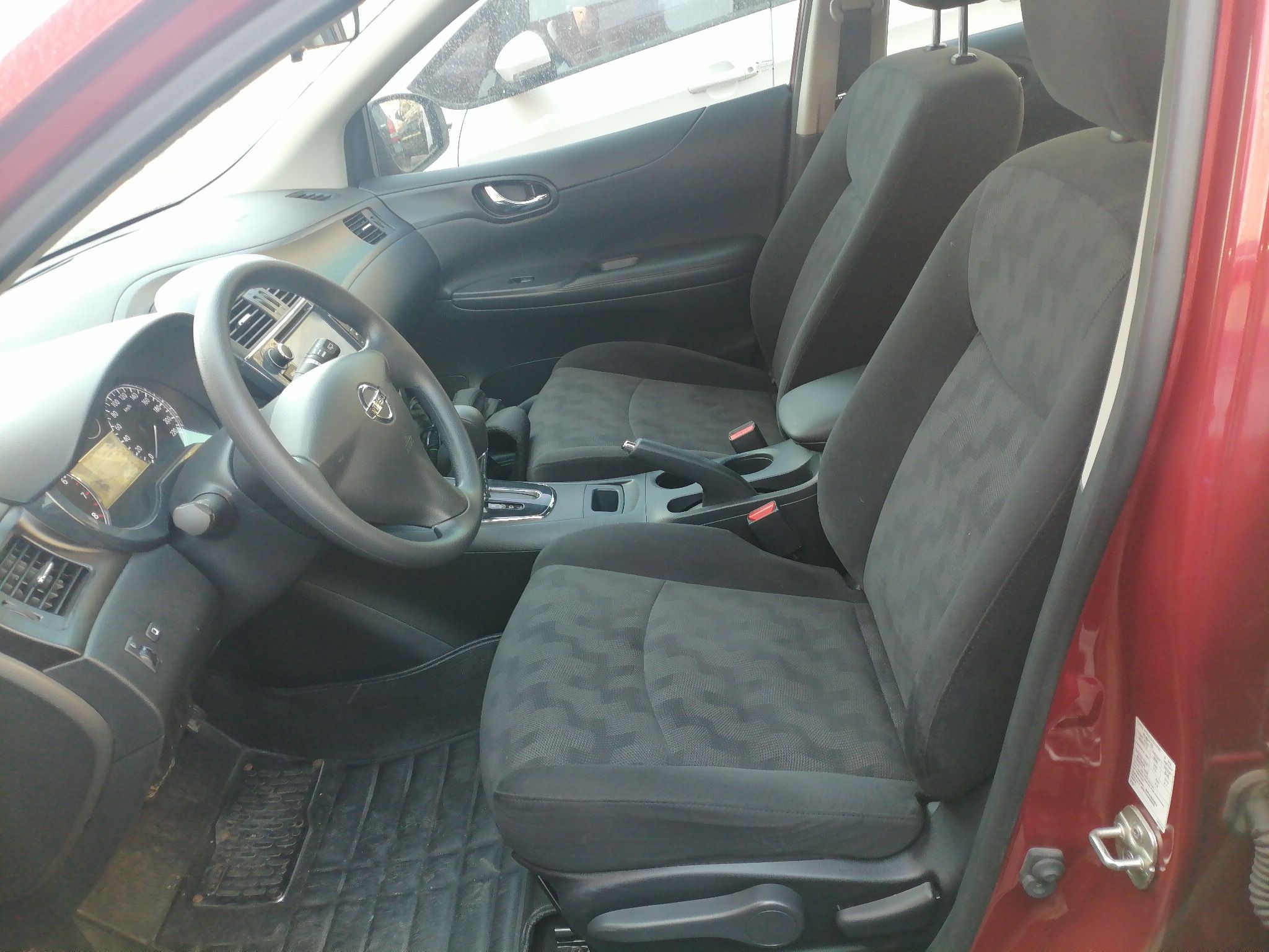 Переднее сиденье в автомобиле