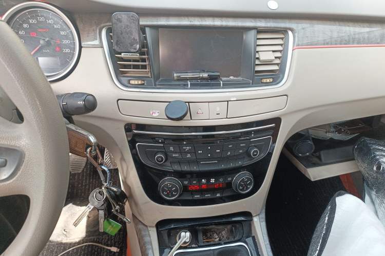 Used Peugeot 508 2011 2.0L Manual Classic Edition Audio And AC Panel