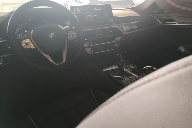 Used BMW 5 Series 2022 Updated 530Li Leading Edition Luxury Package Center Console