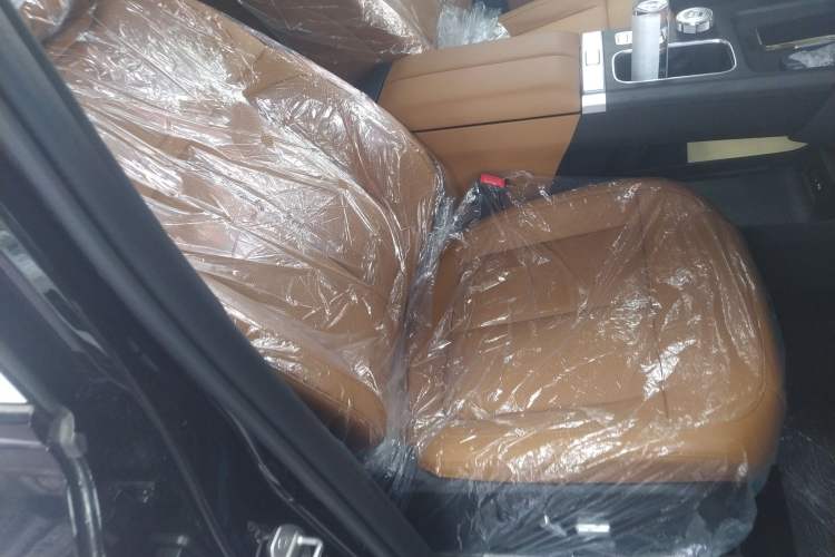 Used iCAR V27 2026 Model 200KM Four-Wheel Drive Falcon 500 Right Front Seat