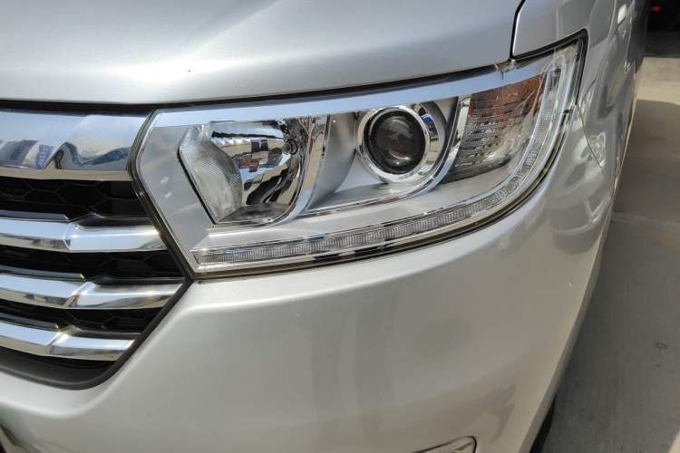 Used JAC Refine M3 2018 IKEA Edition 1.6L Luxury Smart Model