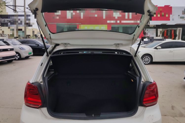 Used Volkswagen Polo 2014 1.4L Manual Fashion Edition
