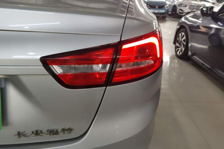 Used Ford Escort 2015 1.5L Automatic Comfort Edition
