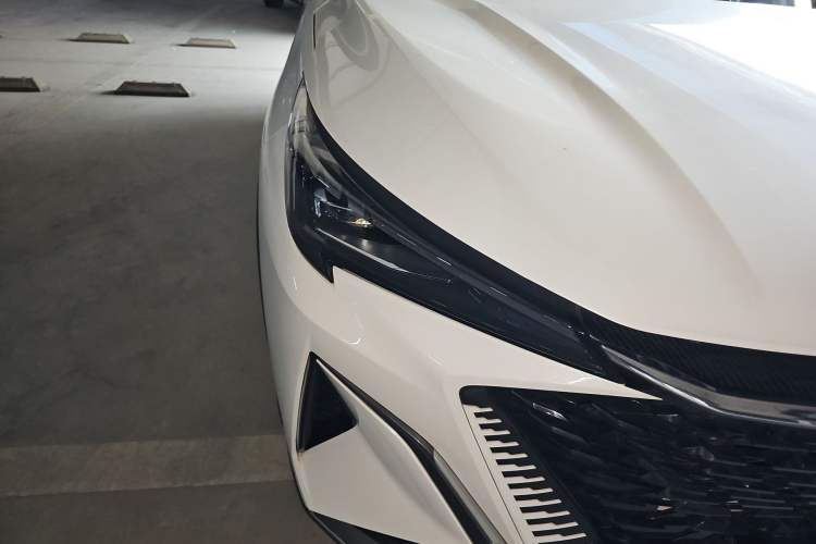 Used CHANGAN OSHAN X5 PLUS 2023 Revised Version 1.5T DCT Navigation Edition
