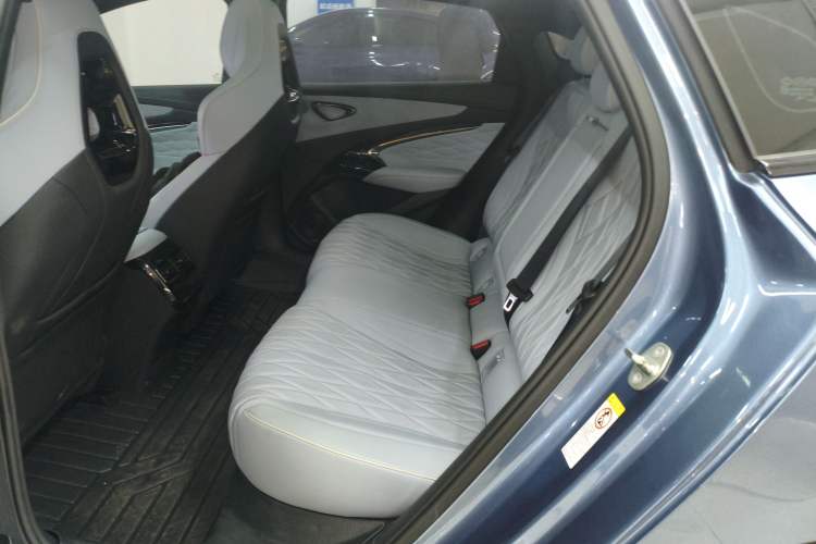 Used BYD Seal 2022 550 km Standard Range Rear-Wheel Drive Prestige Version
