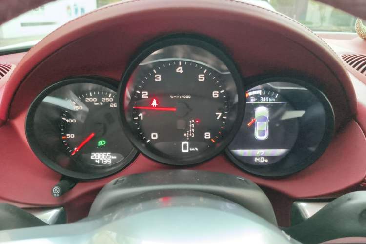 Used Porsche 718 2022 Cayman 2.0T
