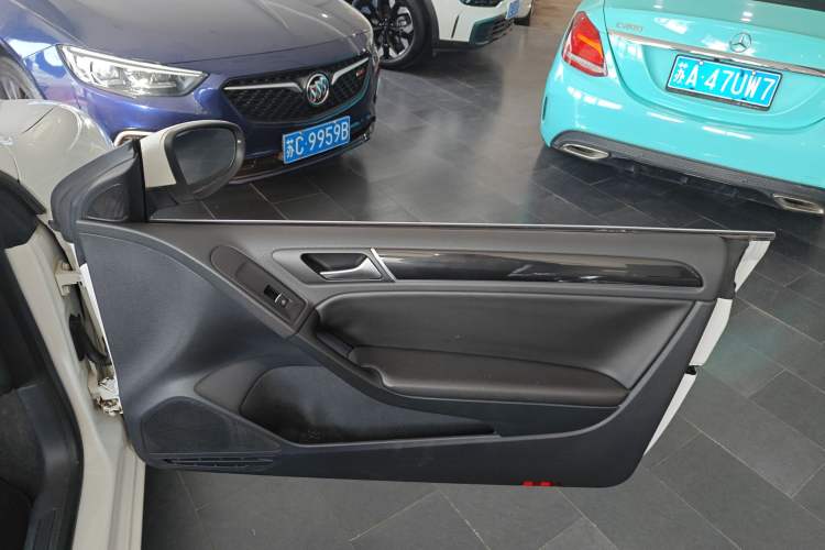 Used Volkswagen Golf 2012 1.4TSI Luxury Convertible Edition