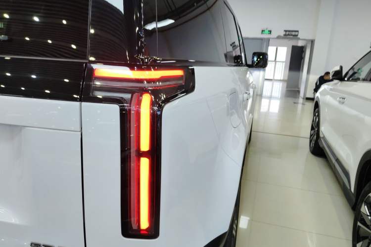 Used Polestones 01 2024 Deluxe 6-Seater Standard Range Version
