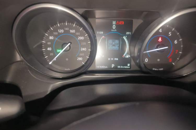 Used Jaguar XF 2016 XF 2.0T Two-Wheel-Drive Luxury Edition Odometer Close Up