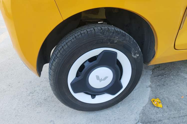 Used Wuling Hongguang MINIEV 2021 Macaron Premium Model – Lithium Iron Phosphate Right Rear Wheel Hub