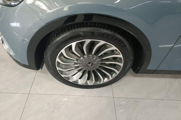 Used VOYAH FREE 2022 Four-Wheel Drive Ultra-Long Range Pure Electric Version