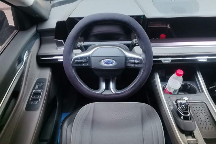 Used Ford Edge 2025 Ford Explorer L 2.0T EcoBoost Four-Wheel Drive 7-Seater Supreme Model Steering Wheel