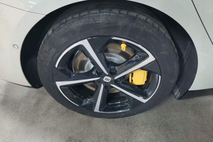 Used Xiaomi Auto SU7 2024 Four-Wheel Drive Ultra-Long Range Advanced Intelligent Driving Max Edition
