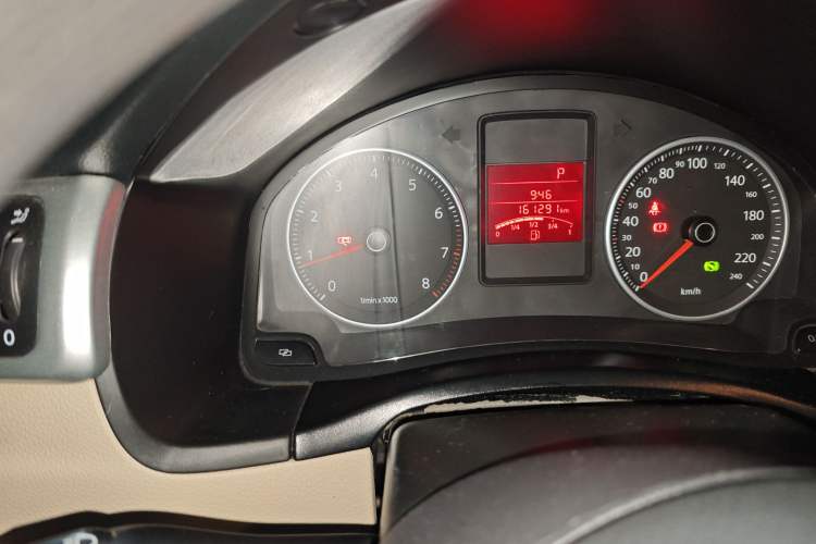 Used Volkswagen Bora 2011 1.6L Automatic Fashion Edition
