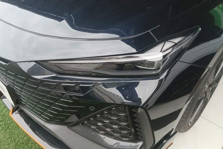 Used CHANGAN UNI-V 2023 2.0T Leading-Speed Edition
