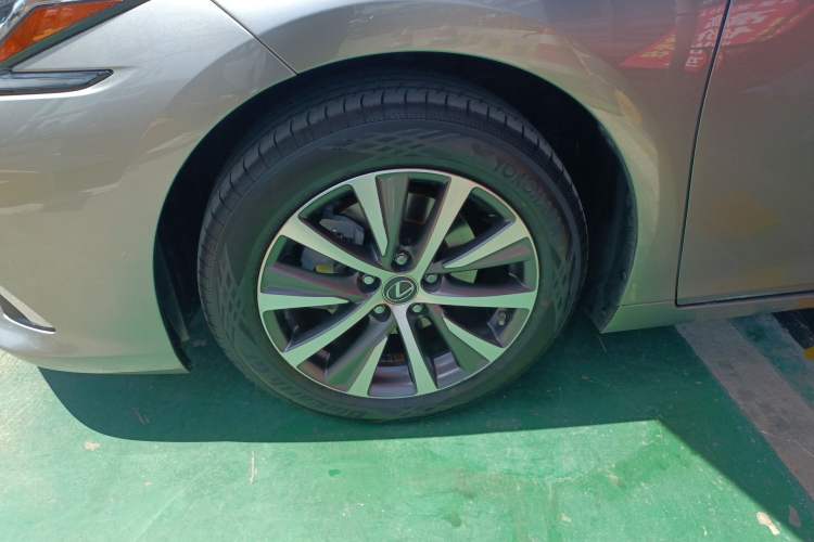 Used Lexus ES 2020 200 Excellence Edition
