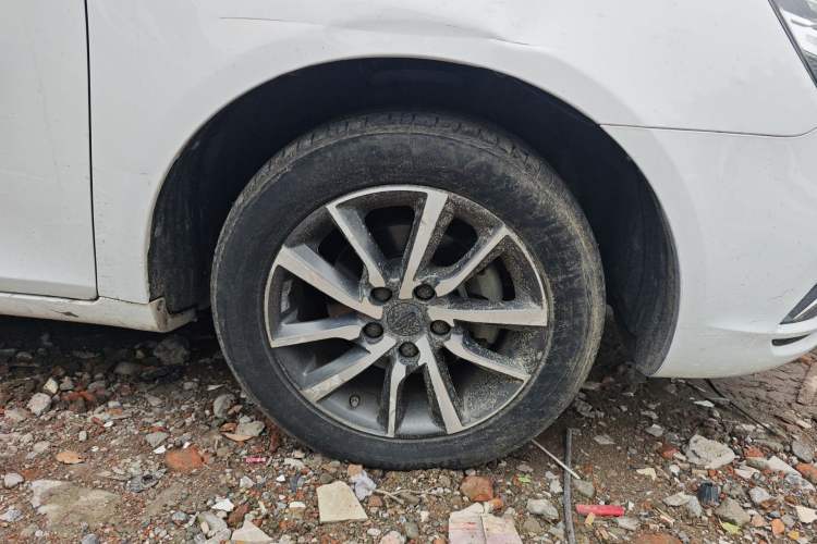 Used Geely Auto Emgrand 2021 UP 1.5L CVT Advanced Edition Right Front Wheel Hub