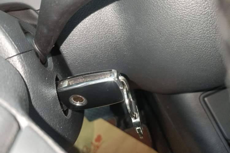 Used Volkswagen Tiguan 2016 280TSI Automatic Two-Wheel Drive Silk Road Comfort Edition Vehicle Key