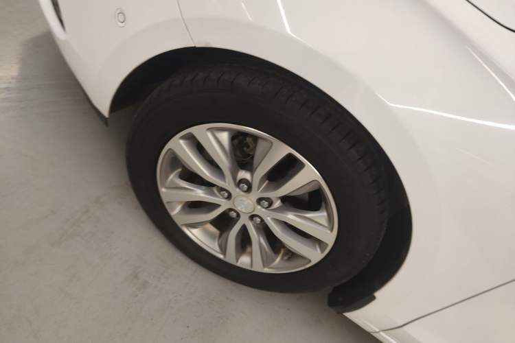 Used Buick GT 2019 18T Automatic Connected Flagship Version China V Standard Left Front Wheel Hub