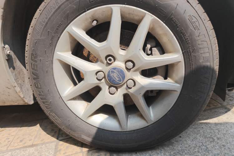 Used Ford Focus 2009 Sedan 1.8L Automatic Fashion Edition