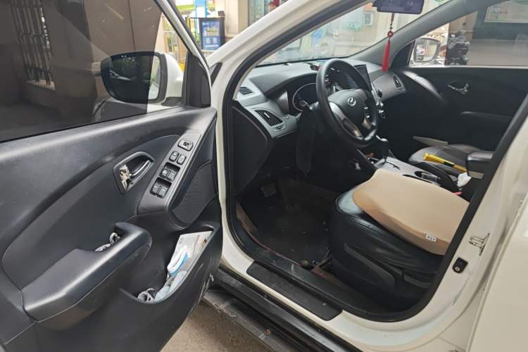 Used Hyundai ix35 2012 2.0L Automatic Two-Wheel Drive New Edition GL
