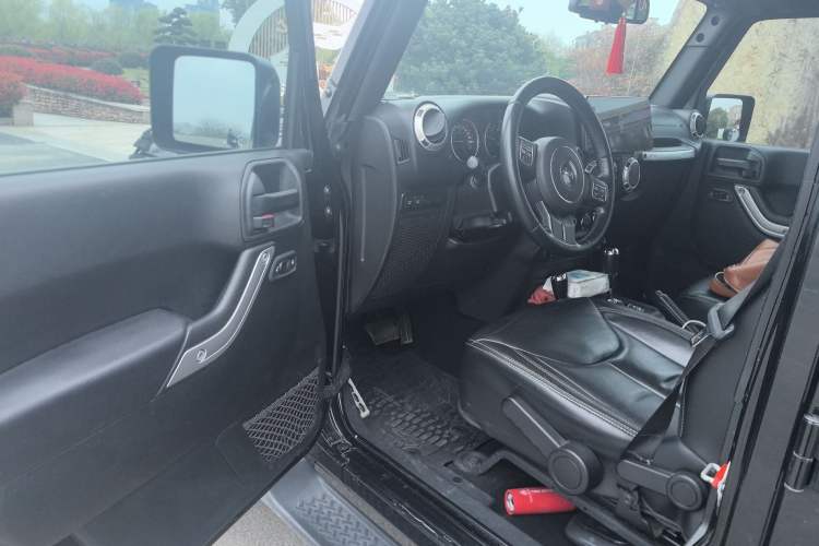 Used Jeep Wrangler 2017 3.6L Rubicon Four-Door Comfort Edition