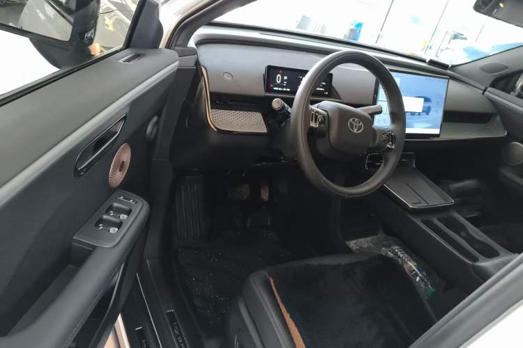 Used Toyota BZ 3X 2025 520 Pro Driver Seat