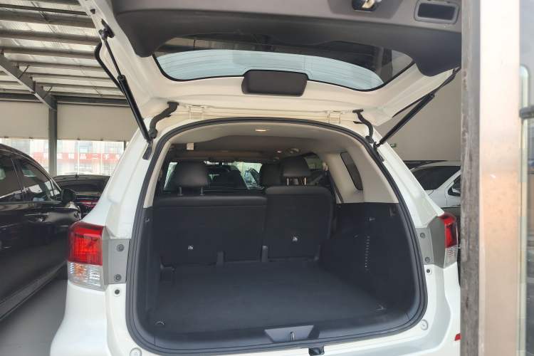 Used Nissan Terra 2020 2.5L XL Upper 4WD Automatic Four-Wheel Drive Luxury Edition Trunk