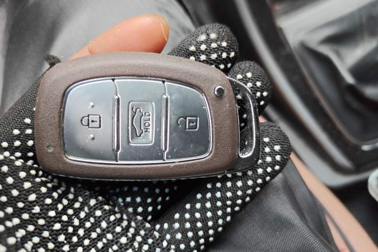 Used Hyundai Elantra (5th Generation / Langdong) 2015 1.6L Manual Leading Model
