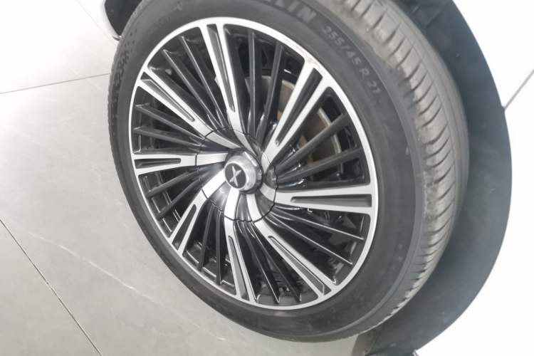 Used XPeng G9 2022 702 Pro Exterior 8