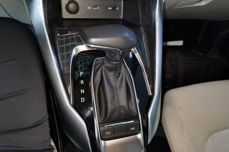 Used SAIC MAXUS Dajia 5 2022 430 km Elite Version 7-Seater
