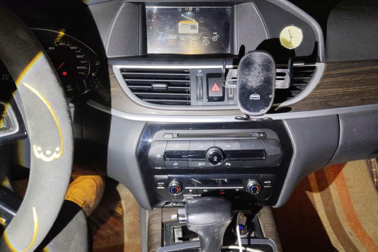 Used JAC Group Refine A60 2017 1.5 TGDI Automatic Luxury Model Audio And AC Panel