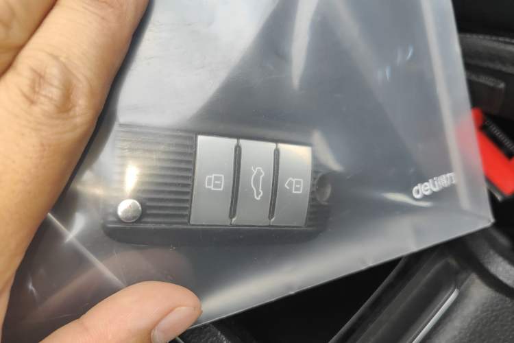 Used Roewe RX5 2019 20T Two-Wheel Drive Automatic Ali Smart Connectivity Platinum Edition Vehicle Key