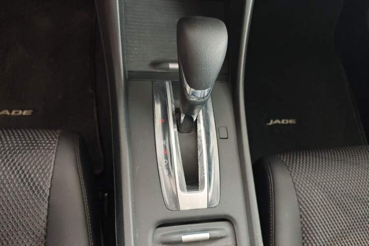 Used Honda Jade 2013 1.8L automatic Comfort version 5 seats