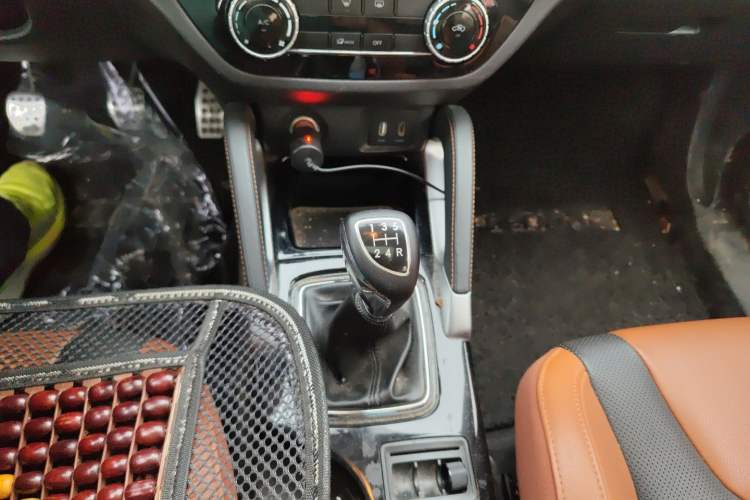 Used BAIC Senova X35 2016 1.5L Manual Luxury Edition
