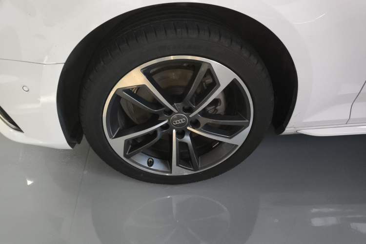 Used Audi A4L 2019 40 TFSI Fashion Edition China VI Emission Standard
