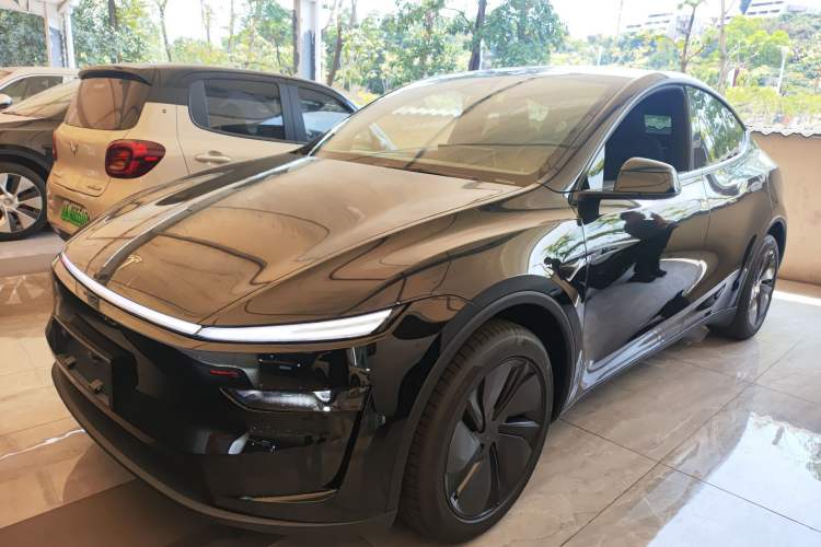 Used Tesla Model Y 2026 Long-Range All-Wheel-Drive Model