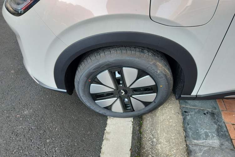 Used Wuling Bingo S 2025 Model 325km Deluxe Edition