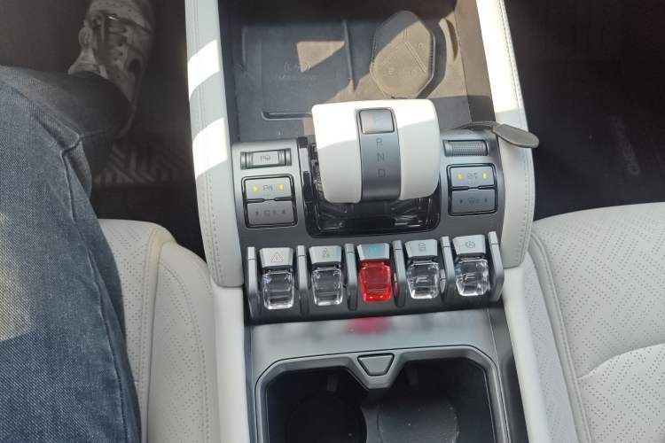 Used Formula Leopard Titanium 3 2025 501KM All-Wheel Drive Intelligent Driving Ultra Version