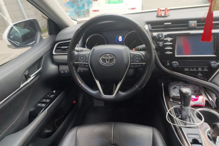 Used Toyota Camry 2018 2.0G Luxury Edition
