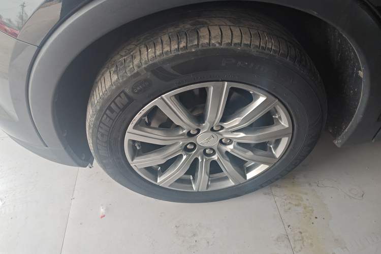 Used Cadillac XT4 2018 28T Two-Wheel-Drive Luxury Model
