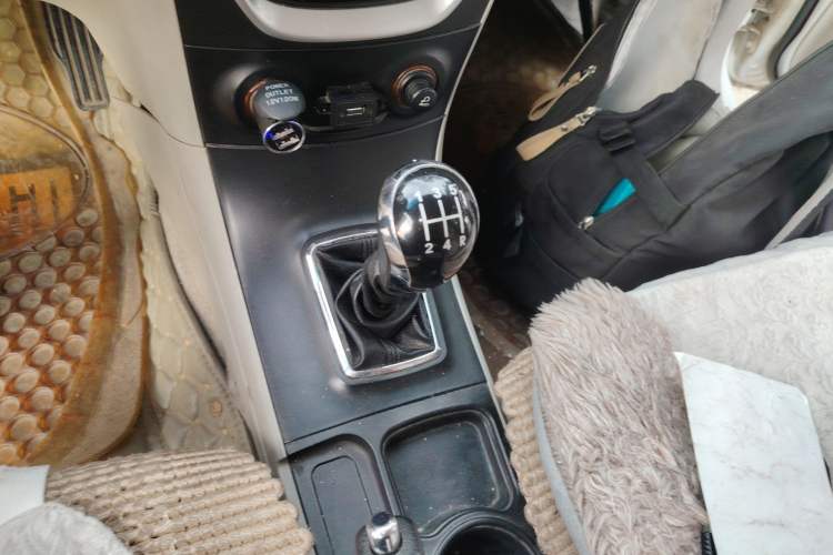 Used Geely Auto Vision 2015 1.5L Manual Elite Model Gear Lever