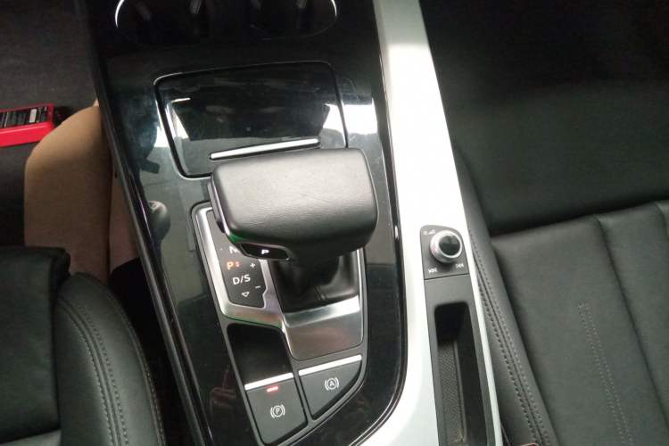 Used Audi A5 2023 Sportback 40 TFSI quattro Luxury Dynamic Edition Gear Lever